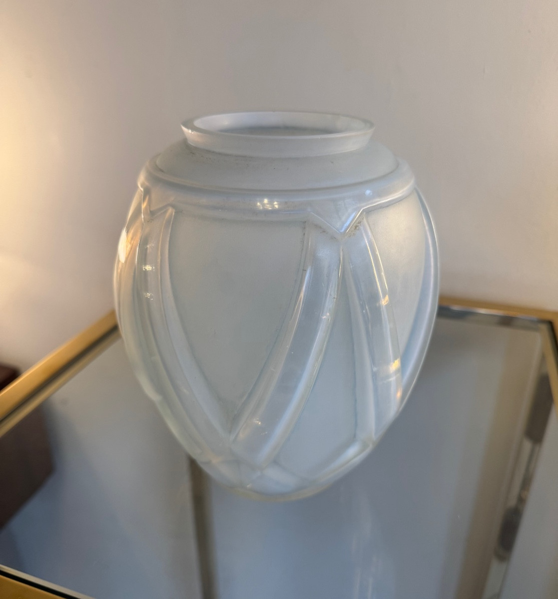 Vase Art Déco Opalescent Modèle « Etrusque » Signé André Hunebelle ( vases art deco 1930 ) 