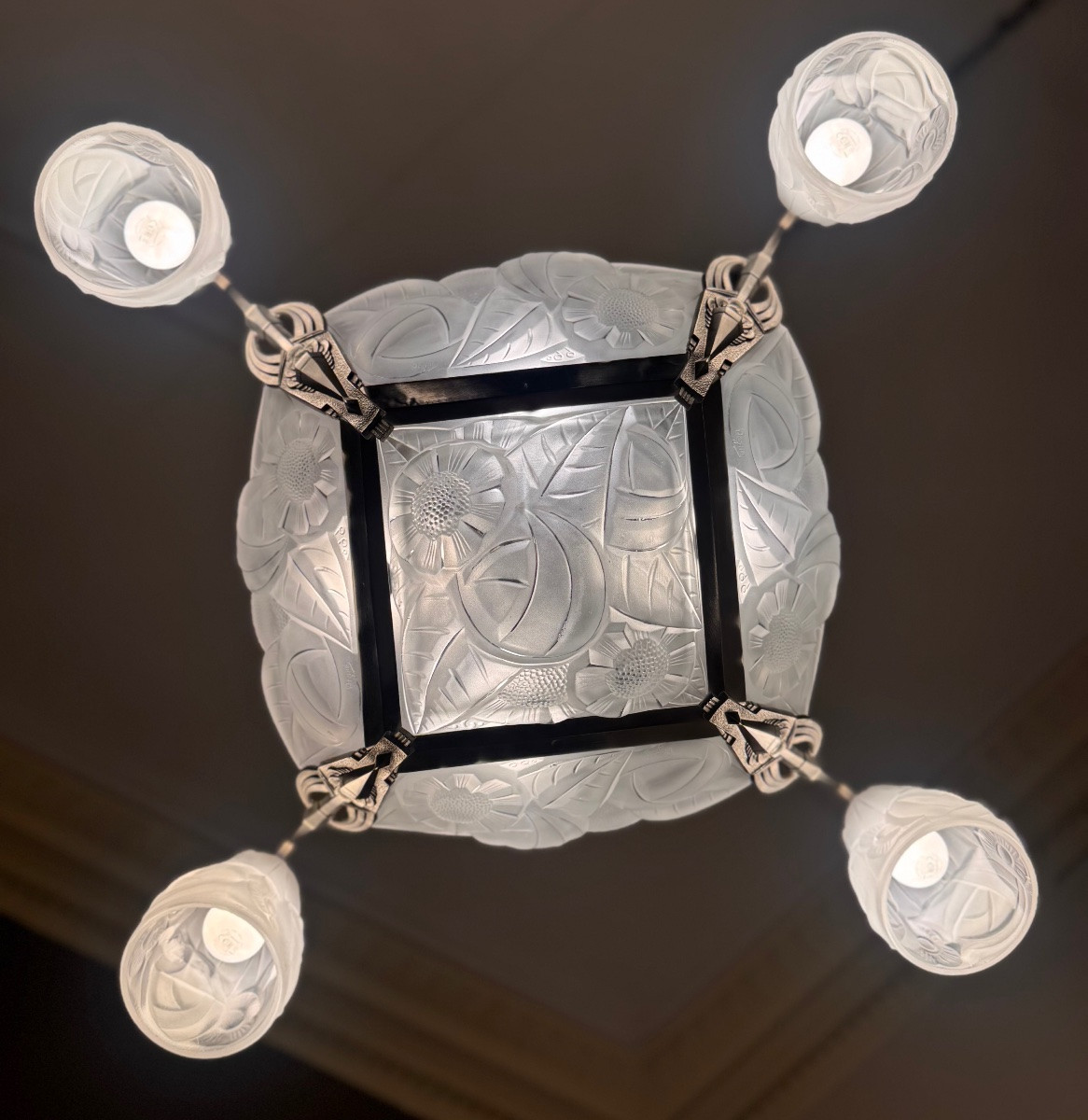Art Deco Chandelier With 4 Panels And 4 Tulip Shades, Signed Degué / Nickel-plated Bronze (art Deco Chandeliers, 1930s)-photo-4
