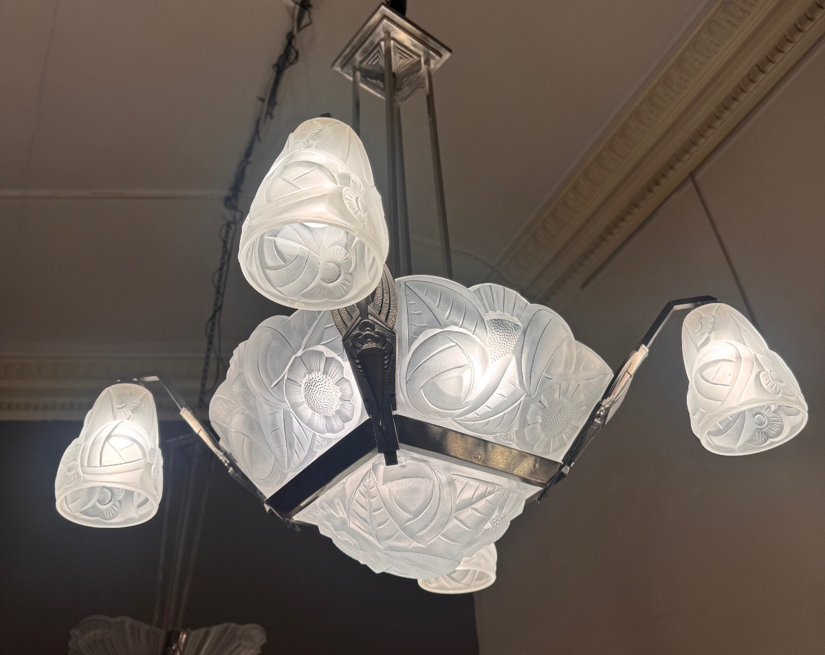 Art Deco Chandelier With 4 Panels And 4 Tulip Shades, Signed Degué / Nickel-plated Bronze (art Deco Chandeliers, 1930s)-photo-1