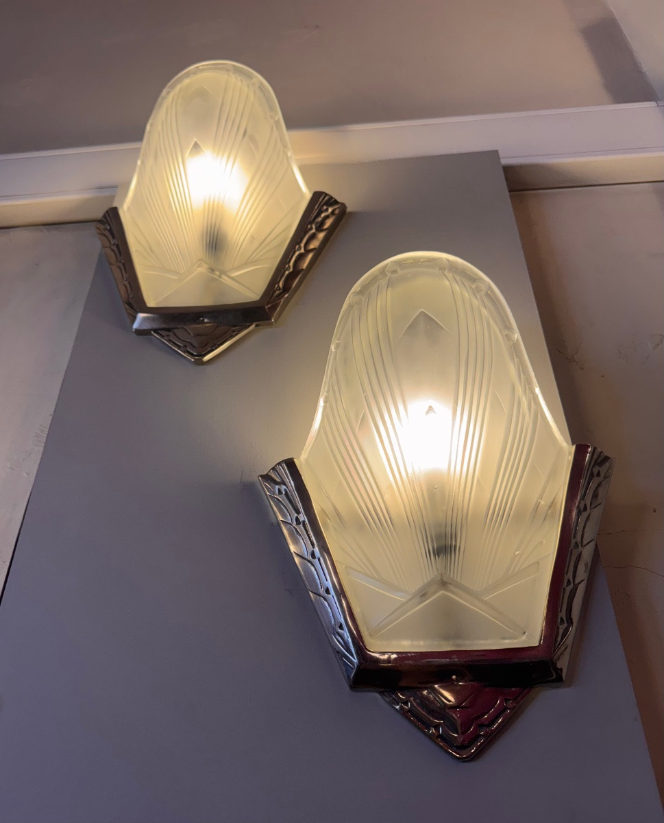 Pair Of Art Deco Wall Sconces, Verreries Des Hanots, "coquille" Model (five Available, 1930) -photo-1