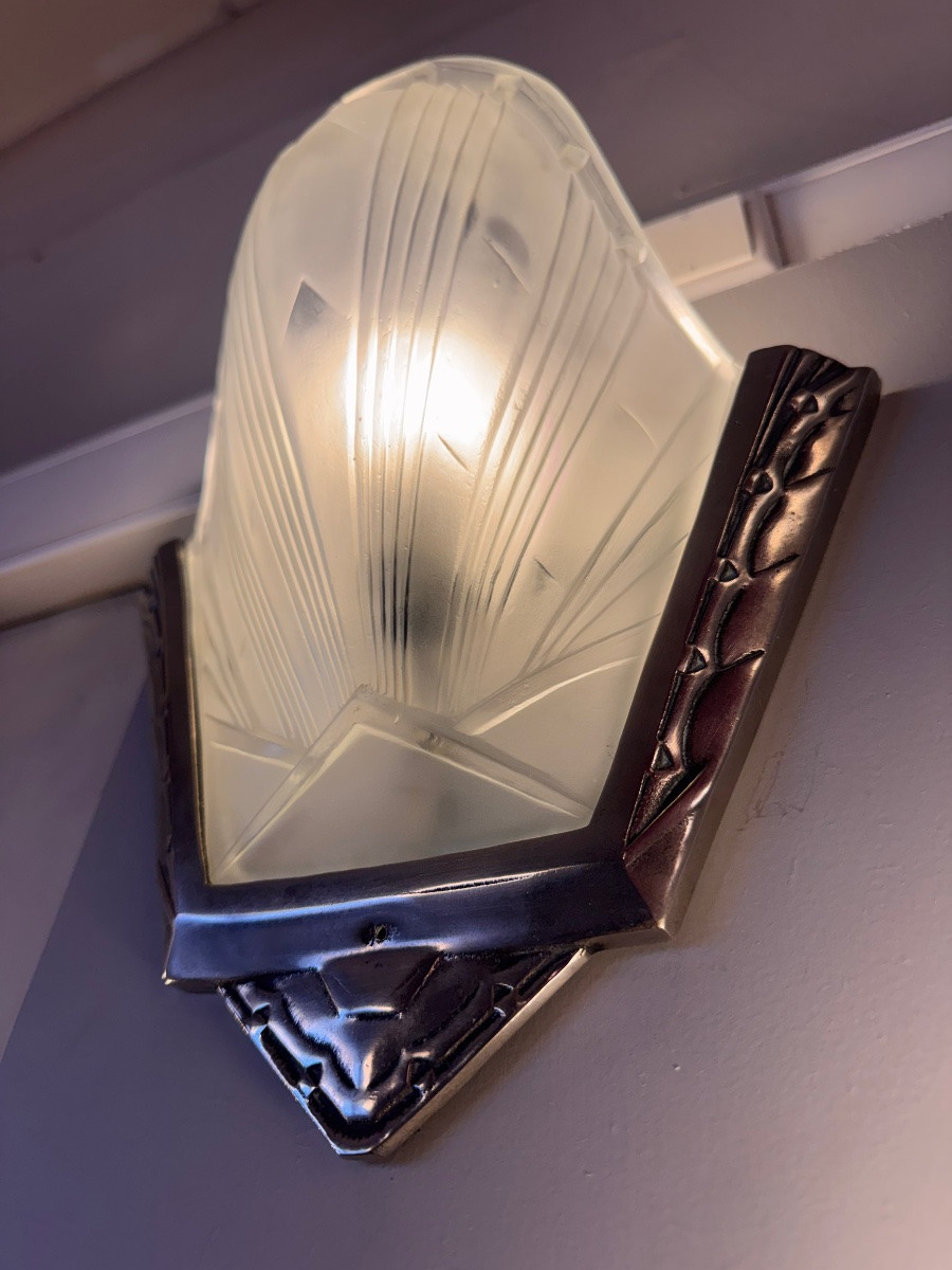 Pair Of Art Deco Wall Sconces, Verreries Des Hanots, "coquille" Model (five Available, 1930) -photo-2