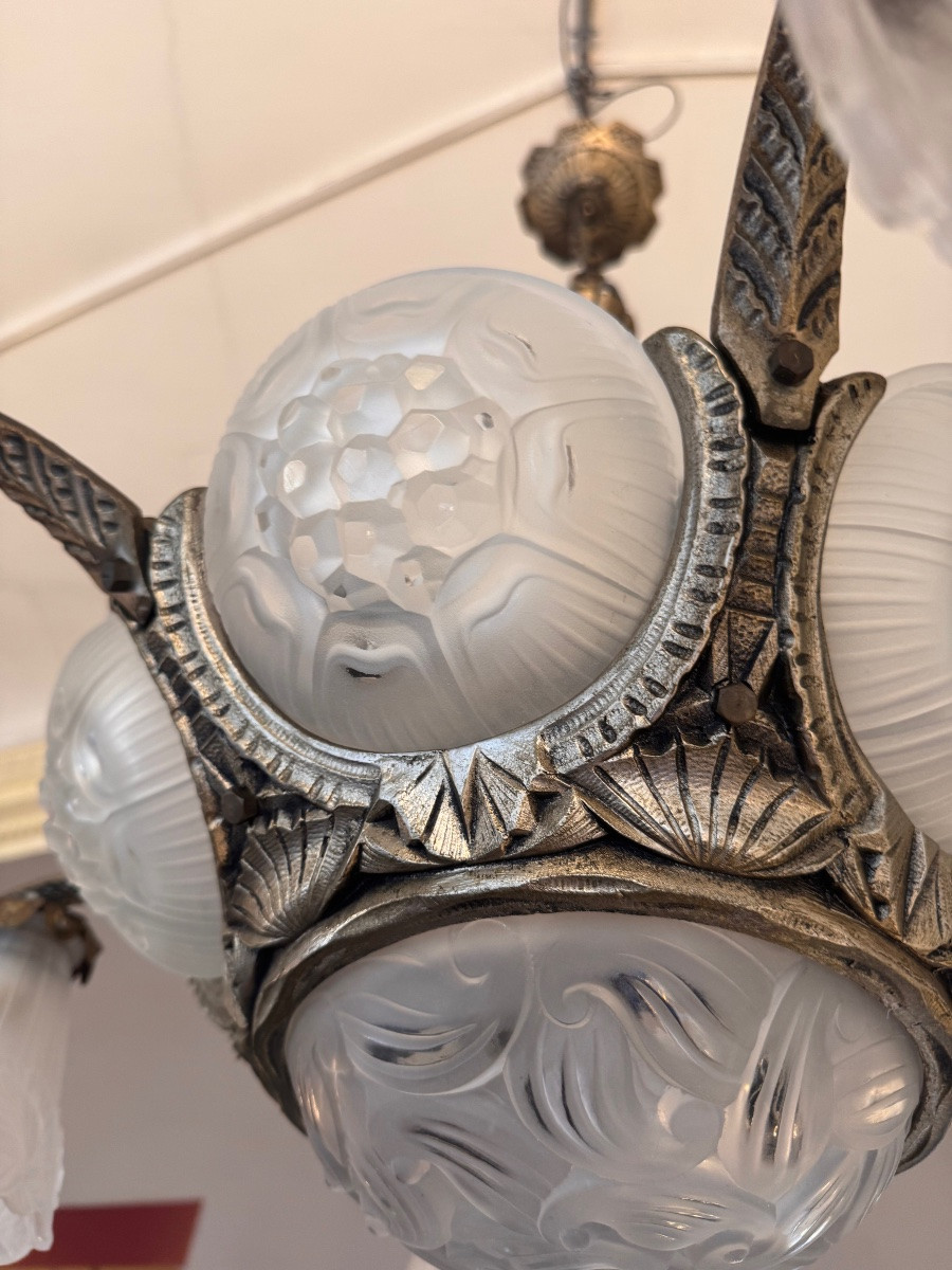 Belgian Art Deco Chandelier With Six Tulip-shaped Shades / Six Glass Portholes / A Central Cup (1930s)-photo-7