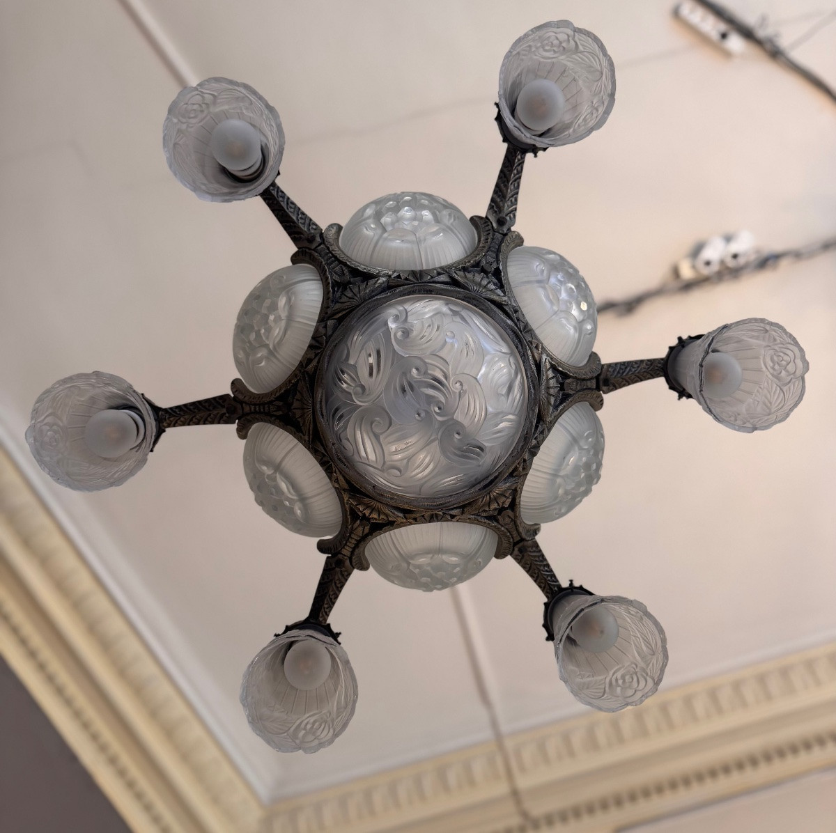 Belgian Art Deco Chandelier With Six Tulip-shaped Shades / Six Glass Portholes / A Central Cup (1930s)-photo-8