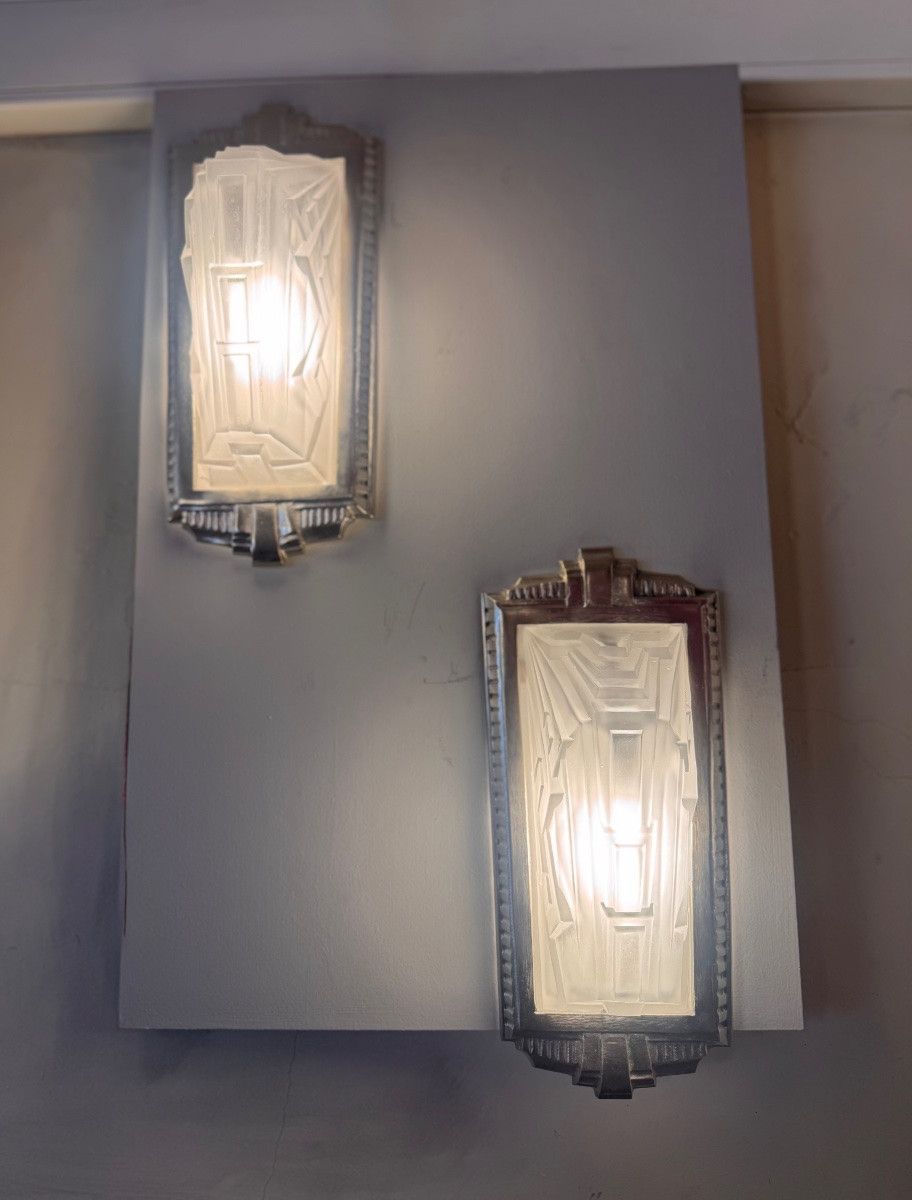 Pair Of Art Deco Sconces By Verreries Belges Et Lustrerie Bruxelloise / Bronze ( Sconce 1930 )-photo-4