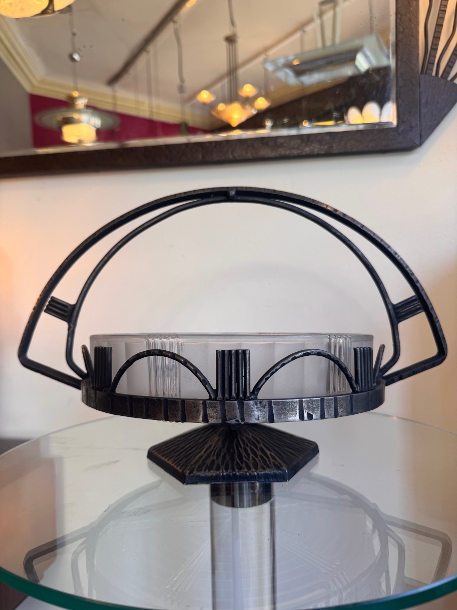 Centre de Table / Vide-poches / Corbeille Art Déco en verre pressé et fer forgé ( deco 1930 ) 