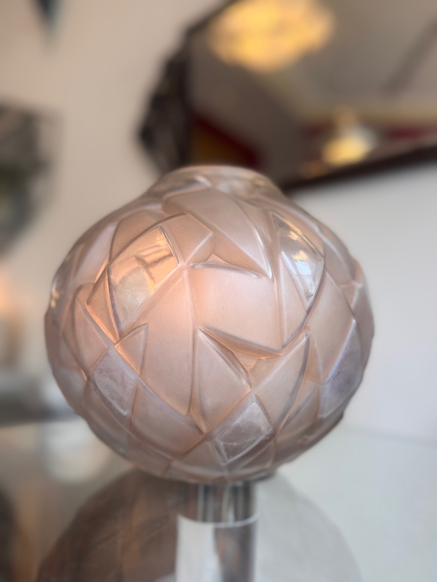 Art Deco "braided Leaves" Ball Vase With Sepia Patina, Signed A. Hunebelle (art Deco, 1930) -photo-1