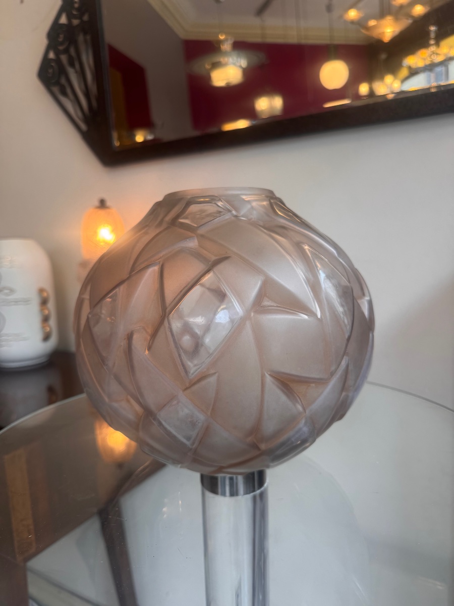 Art Deco "braided Leaves" Ball Vase With Sepia Patina, Signed A. Hunebelle (art Deco, 1930) -photo-2