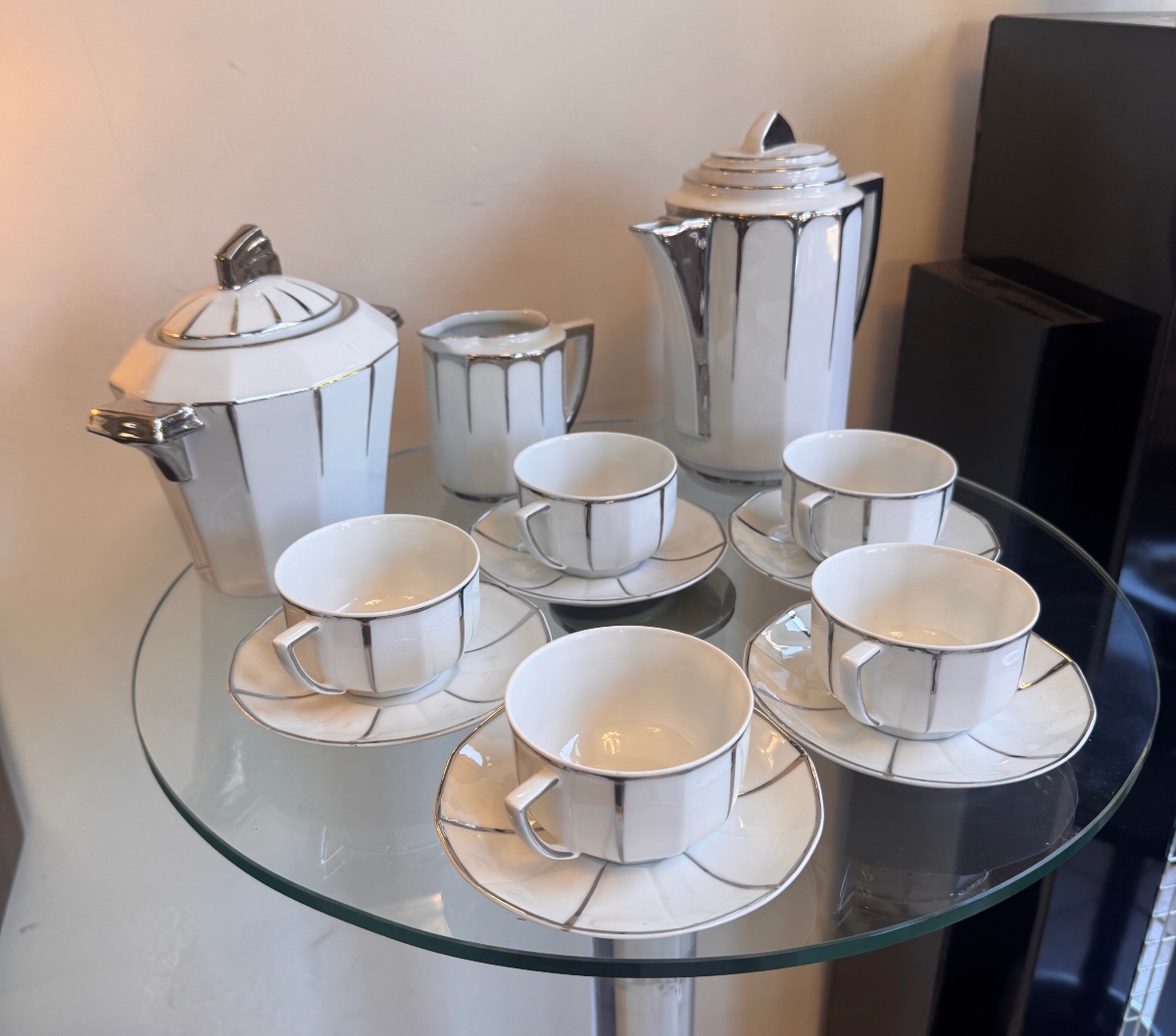Art Deco "skyscraper" Tea And Coffee Set In Limoges Porcelain {cache} (1930s) -photo-2