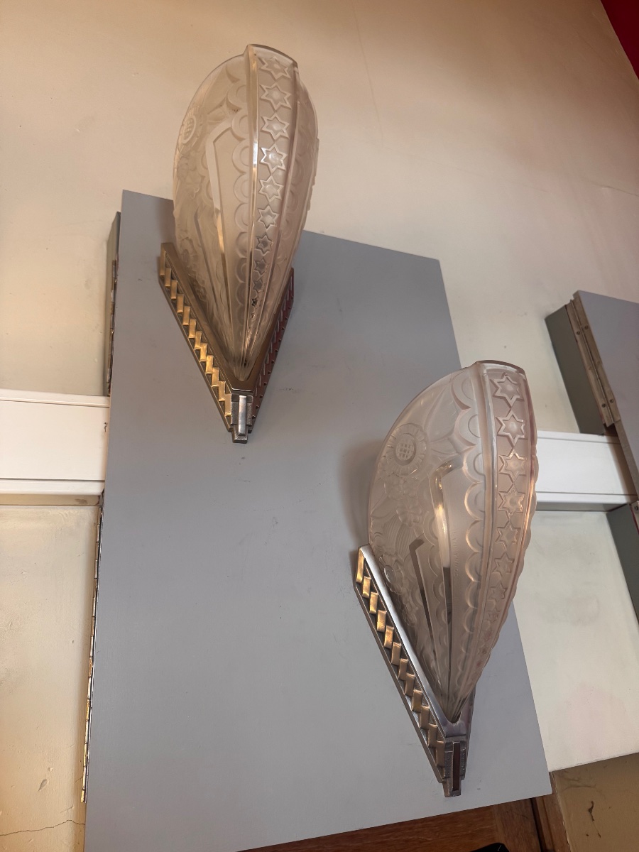 Pair Of Art Deco Wall Sconces Signed Donna Paris / Pressed Glass And Nickel-plated Bronze (art Deco, 1930) -photo-6