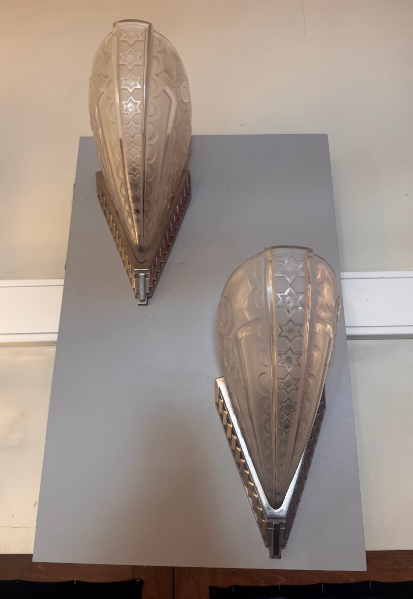 Pair Of Art Deco Wall Sconces Signed Donna Paris / Pressed Glass And Nickel-plated Bronze (art Deco, 1930) -photo-7