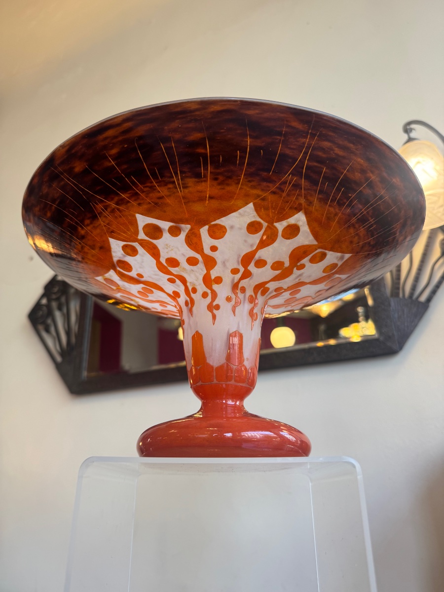 Importante Coupe Art Déco « Les Rubaniers » en verre multicouche Signée « Le Verre Français » 
