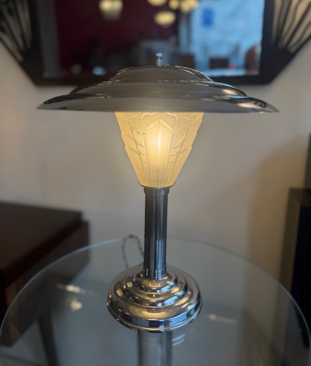 Lampe Art Déco Moderniste en métal chromé et verre pressé / Réflecteur pivotant ( deco 1930 ) 