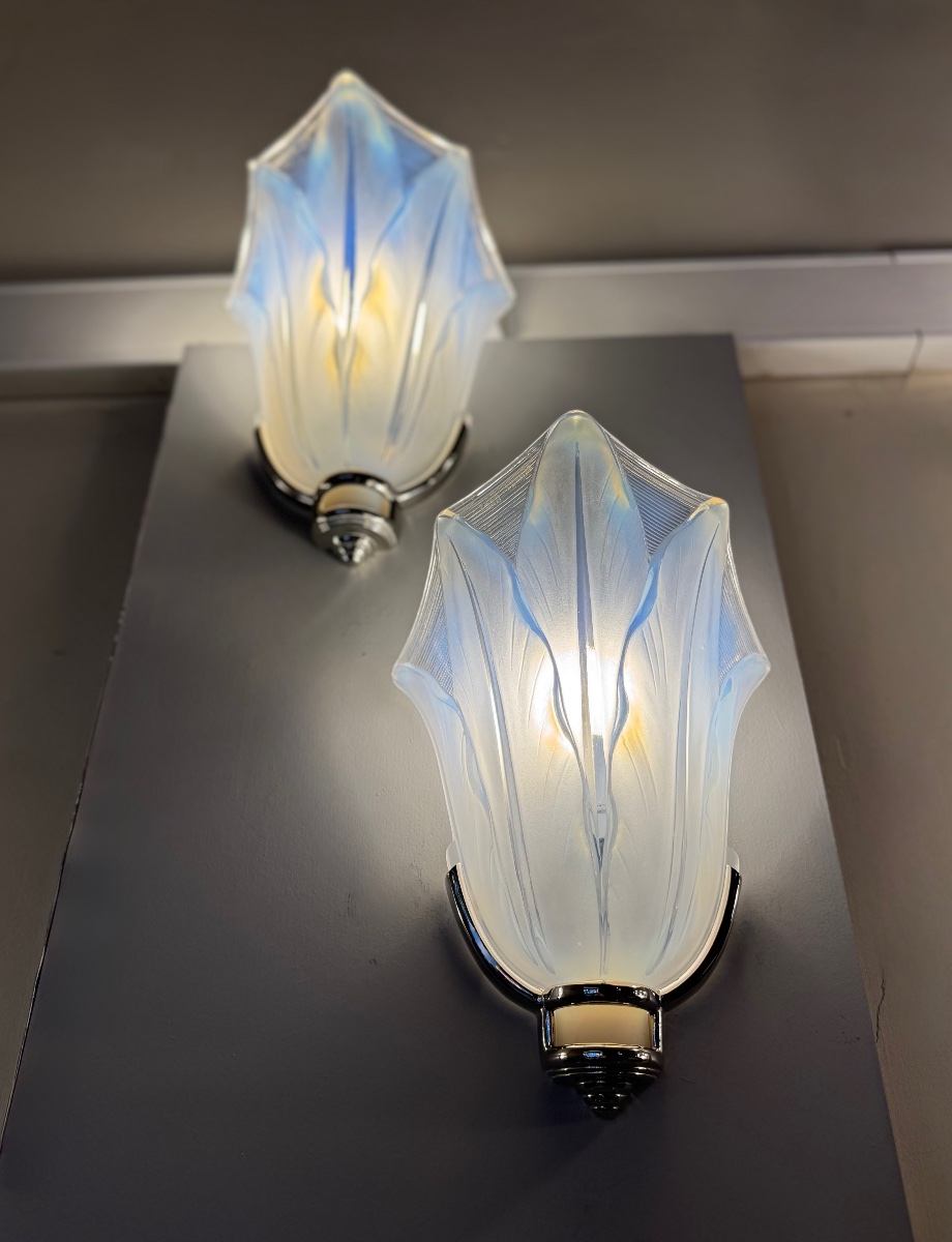 Pair Of Art Deco Wall Sconces By Jean Gauthier, Made Of Opalescent Glass, Signed Ezan France (1930s) -photo-1