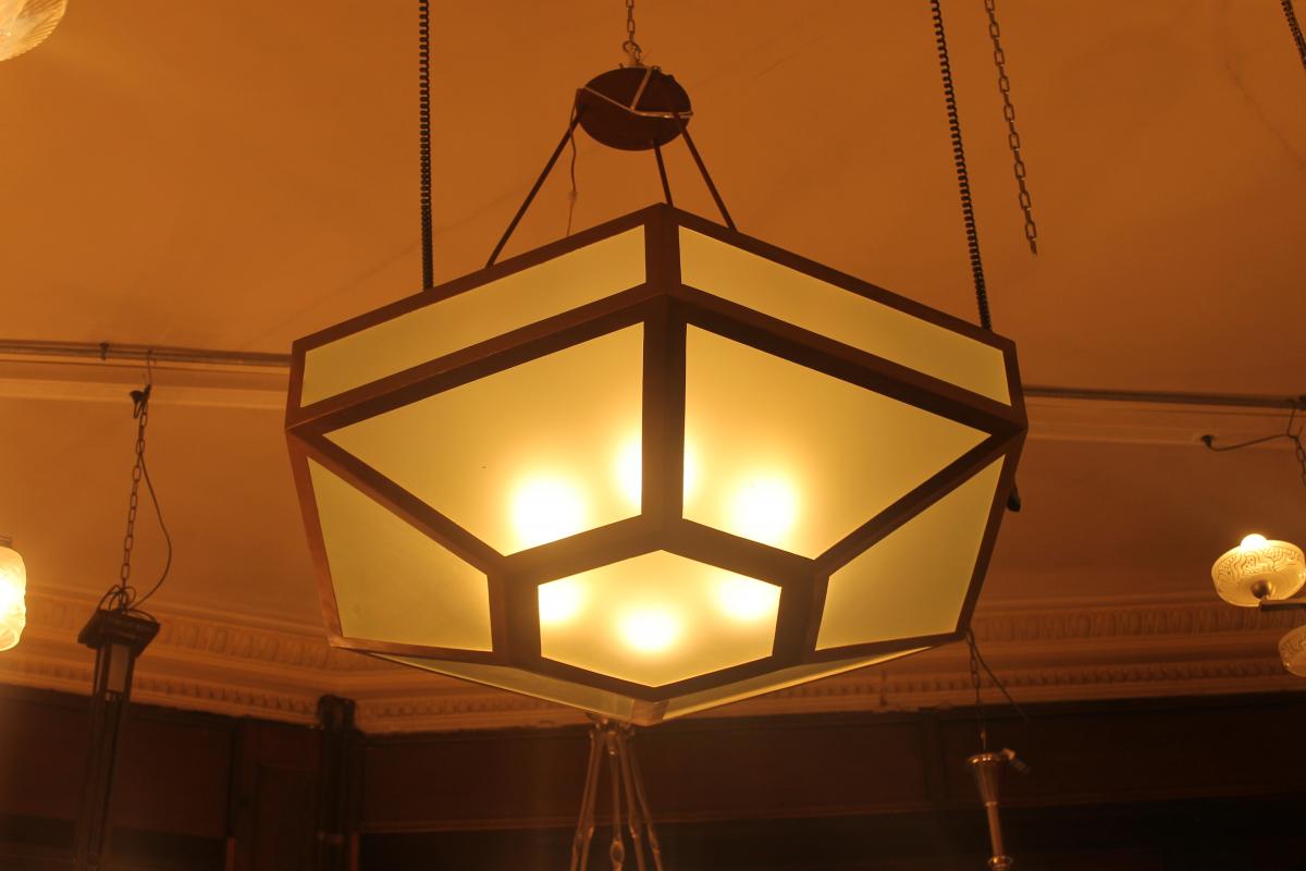 Lustre Art Deco Moderniste de forme Hexagonale (cat: lustres art déco 1930)