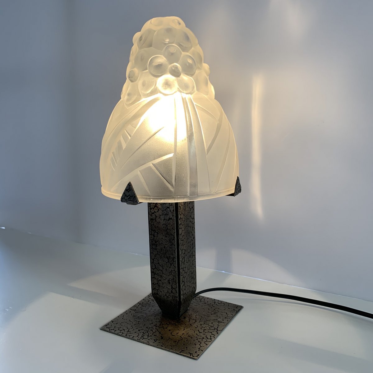 Lampe De Table Ou De Bureau Art Déco Degué Pied Fer Forgé (lampes Art Deco 1930)-photo-5