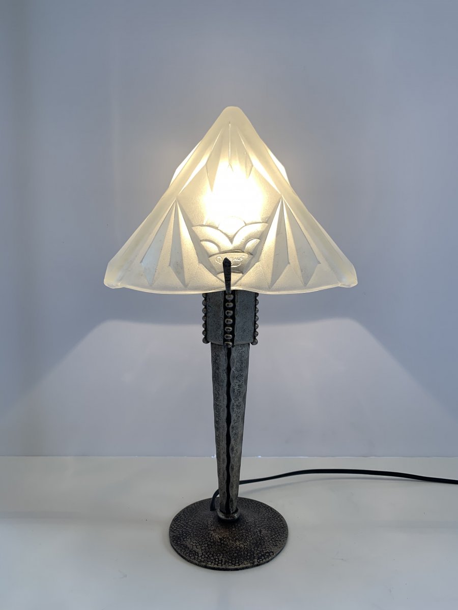 Lampe Art Déco Pyramidale Signée Degué Pied Fer Forgé (cat: Lampes Art Déco 1930)