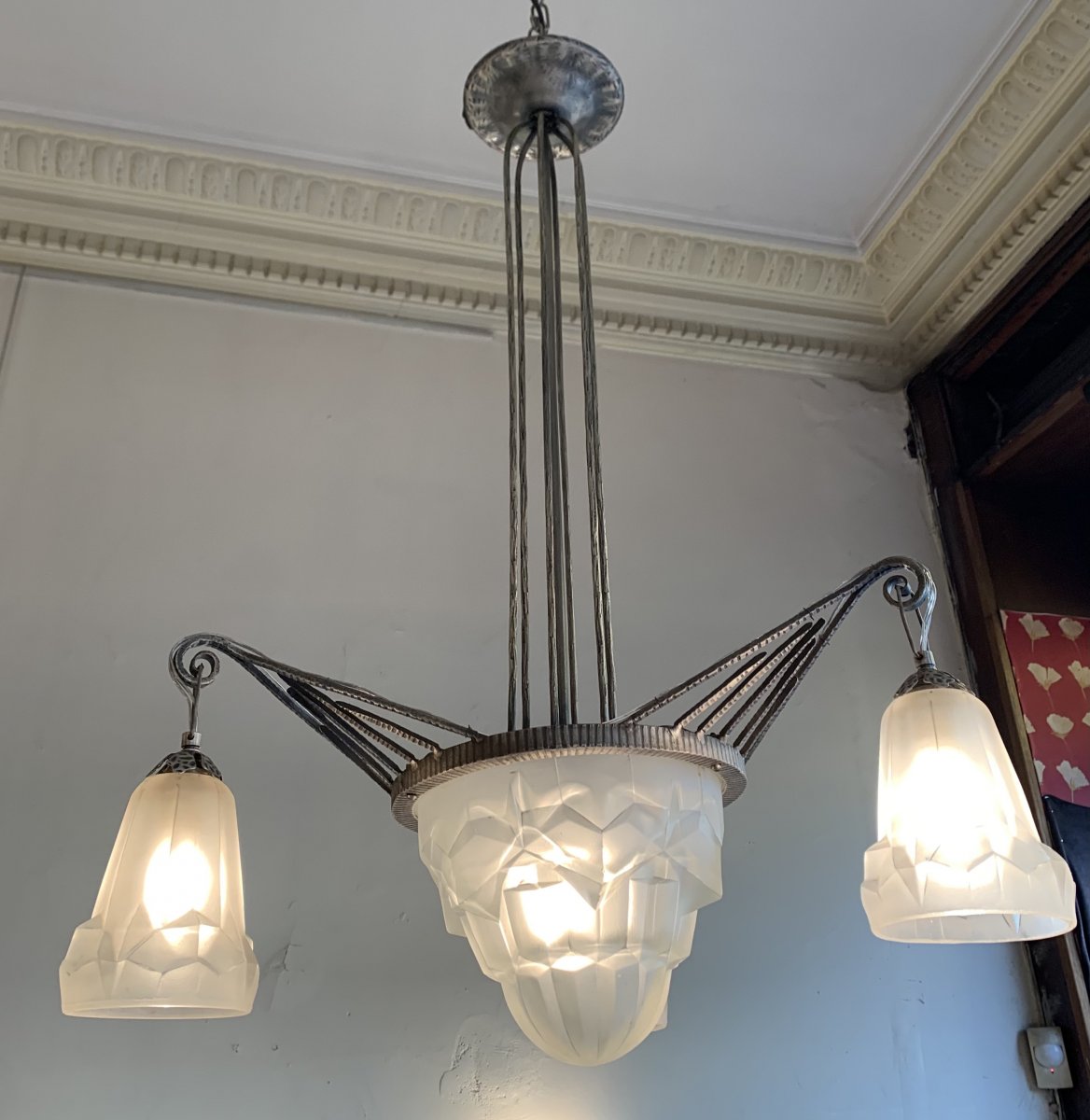 Art Deco Wrought Iron Chandelier With Three Tulips And A Shell Signed Degué (art Deco Chandeliers 1930)-photo-2