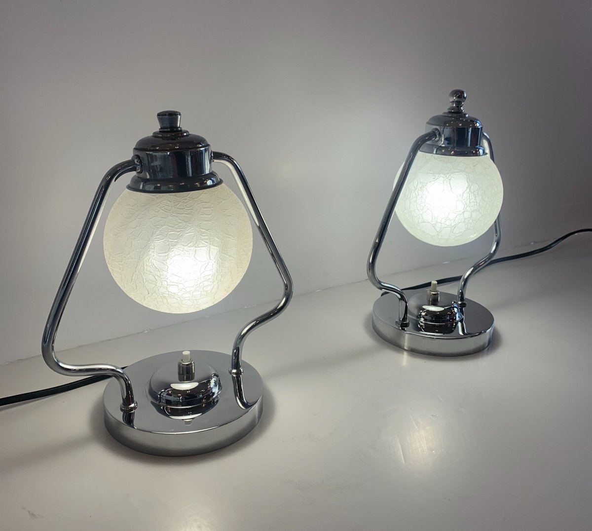 Modernist Art Deco Lamp { Pair Available! } With Cracked Glass Ball  (art Deco Lamps 1930)-photo-4