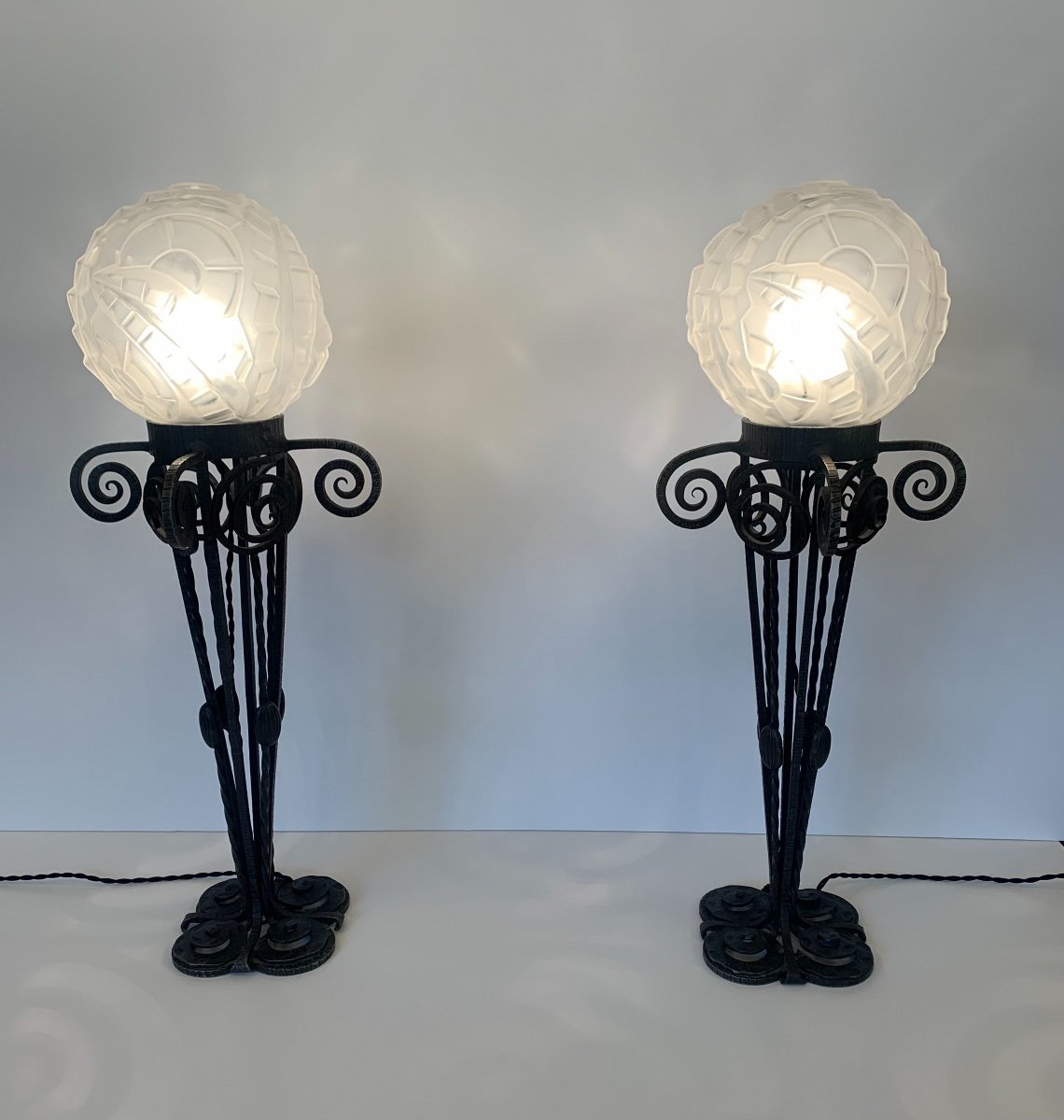 Rare And Important Pair Of Large Art Deco Degué Lamps (1930 Art Deco Wrought Iron Lamp)-photo-2