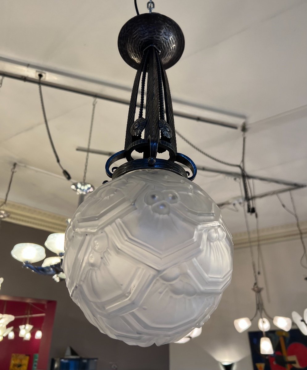 Plafonnier Art Déco « boule » Verre Pressé / Fer Forgé ( Plafonniers - Suspension Art Deco 1930-photo-6