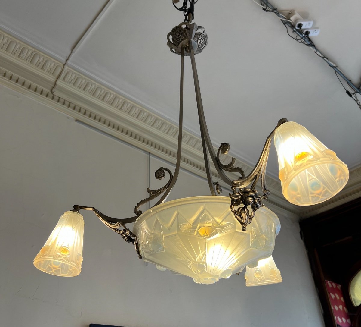 Art Deco Chandelier In Opalescent Glass Signed Ejg 1086 {jean Gauthier} (art Deco Chandelier 1930)-photo-3