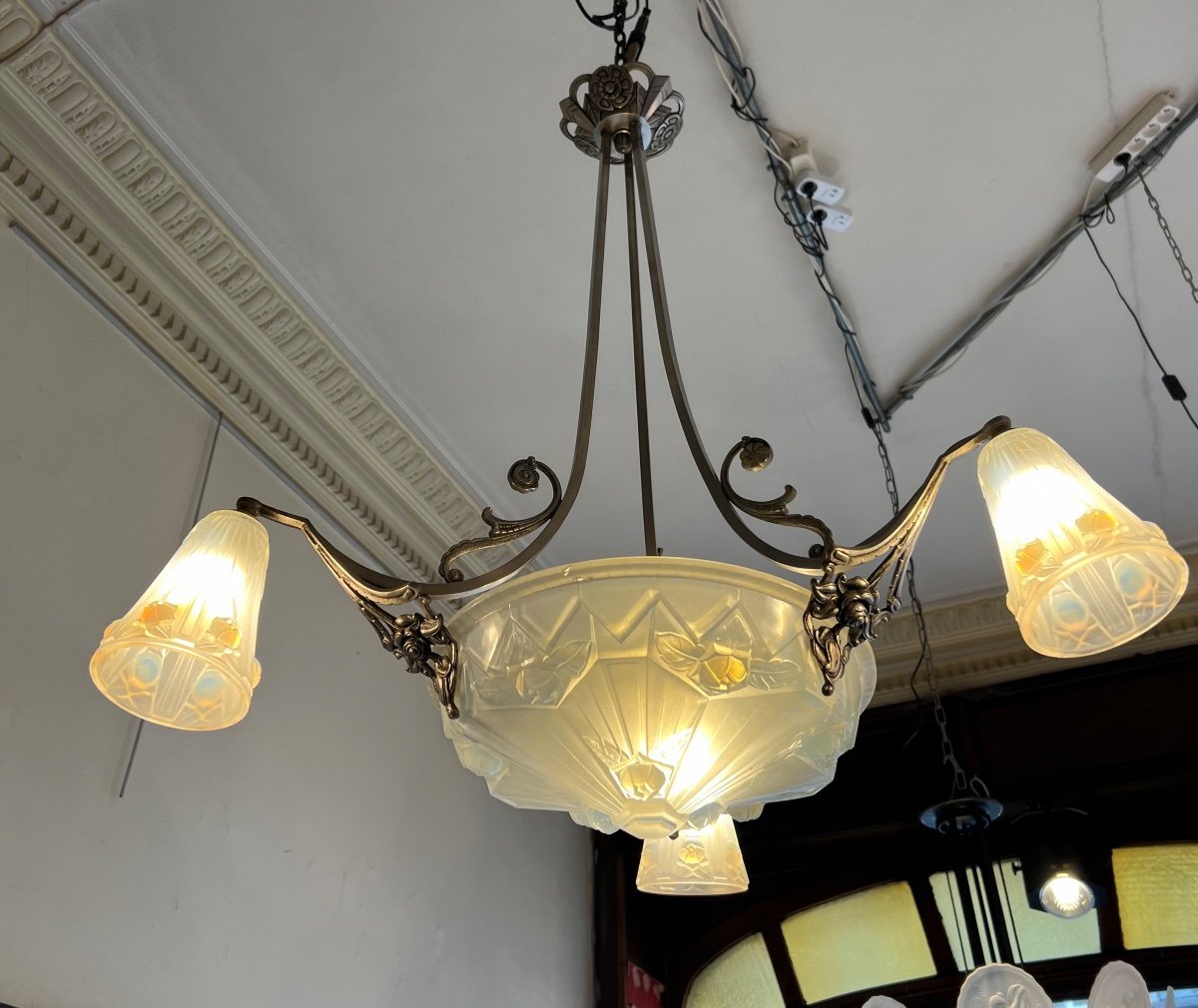 Art Deco Chandelier In Opalescent Glass Signed Ejg 1086 {jean Gauthier} (art Deco Chandelier 1930)-photo-4
