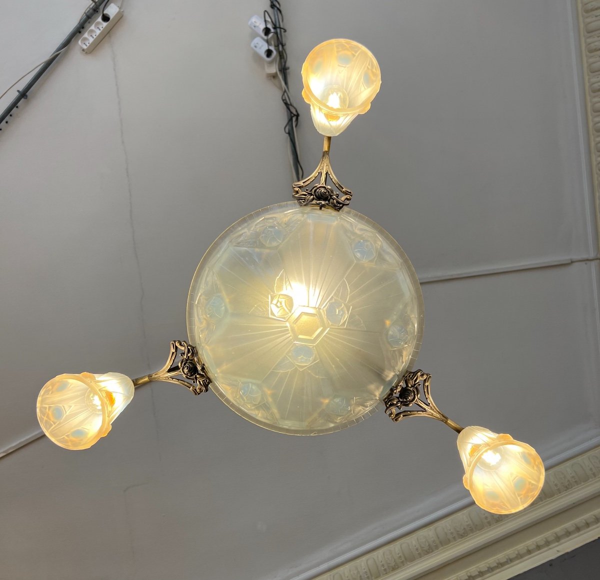 Art Deco Chandelier In Opalescent Glass Signed Ejg 1086 {jean Gauthier} (art Deco Chandelier 1930)-photo-2