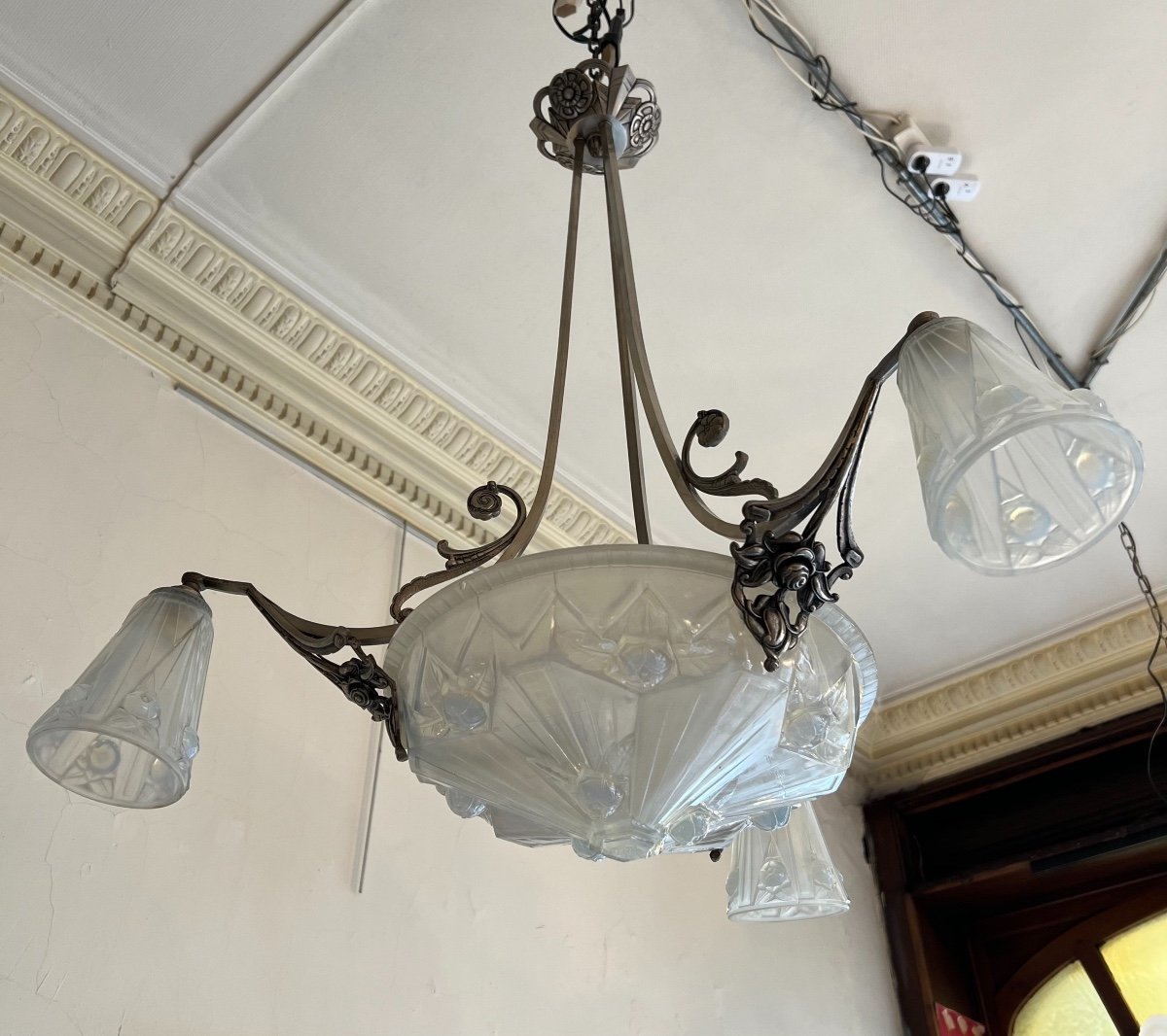 Art Deco Chandelier In Opalescent Glass Signed Ejg 1086 {jean Gauthier} (art Deco Chandelier 1930)-photo-8