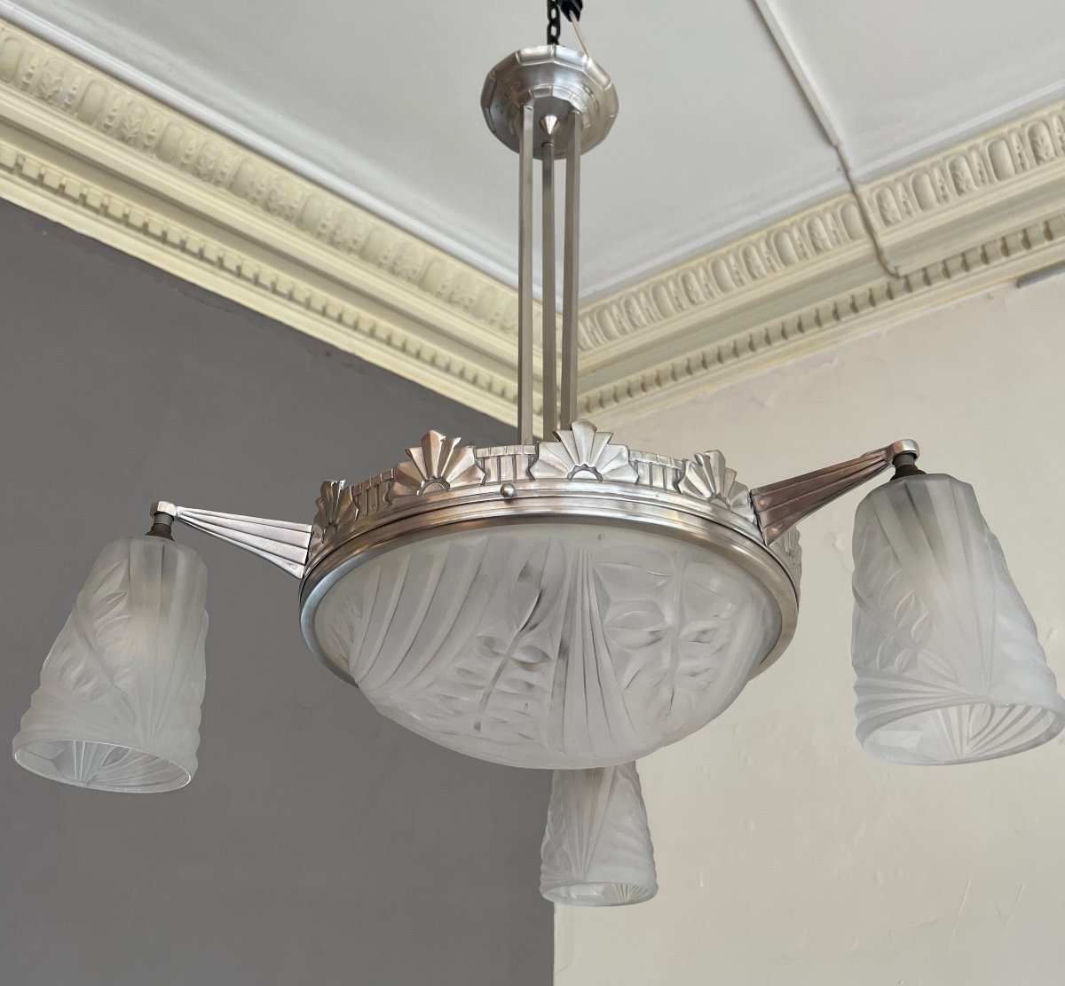Art Deco Chandelier With Three Tulips And A Vasque Signed Degué (art Deco Ceiling Lamp 1930)-photo-6