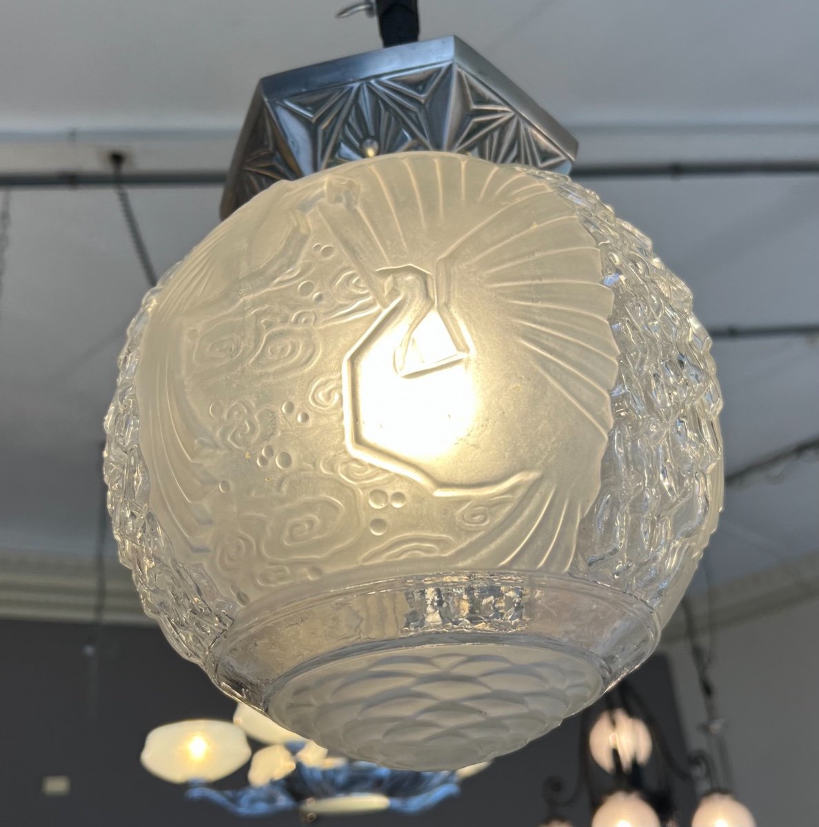 Plafonnier Art Déco «  Boule Aux Paons » Signé Müller Frères ( Lustre / Suspension 1930 ) -photo-1