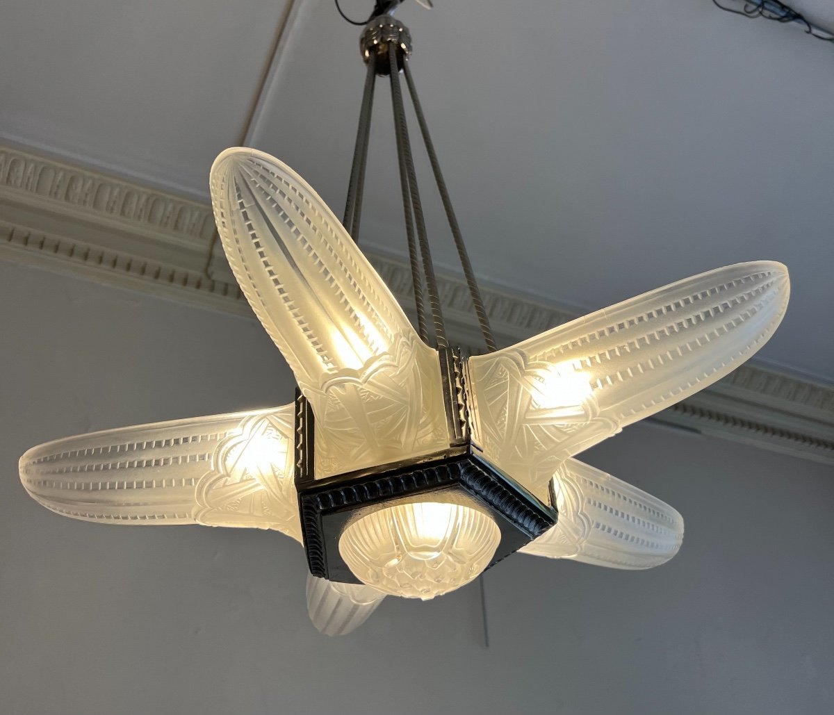 Superb Art Deco Belgian Glass Chandelier With 5 Cornets (art Deco Chandelier / Suspension 1930)-photo-4