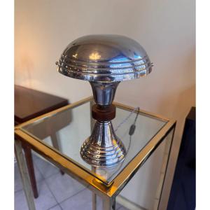 Modernist Art Deco Lamp With Swiveling Chromed Metal Reflector And Mahogany Ring (1930) 