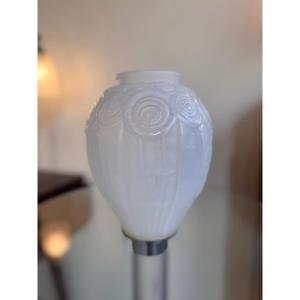Vase Art Déco Modèle « Roses » (grand) en verre opalescent Signé A. Hunebelle ( art deco 1930 )