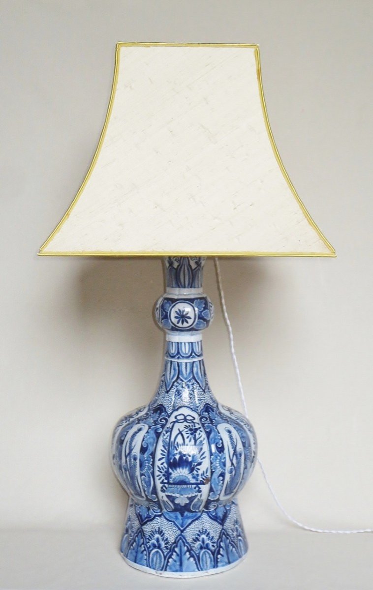 Lampe En Faïence De Delft, XVIIIe Siècle.