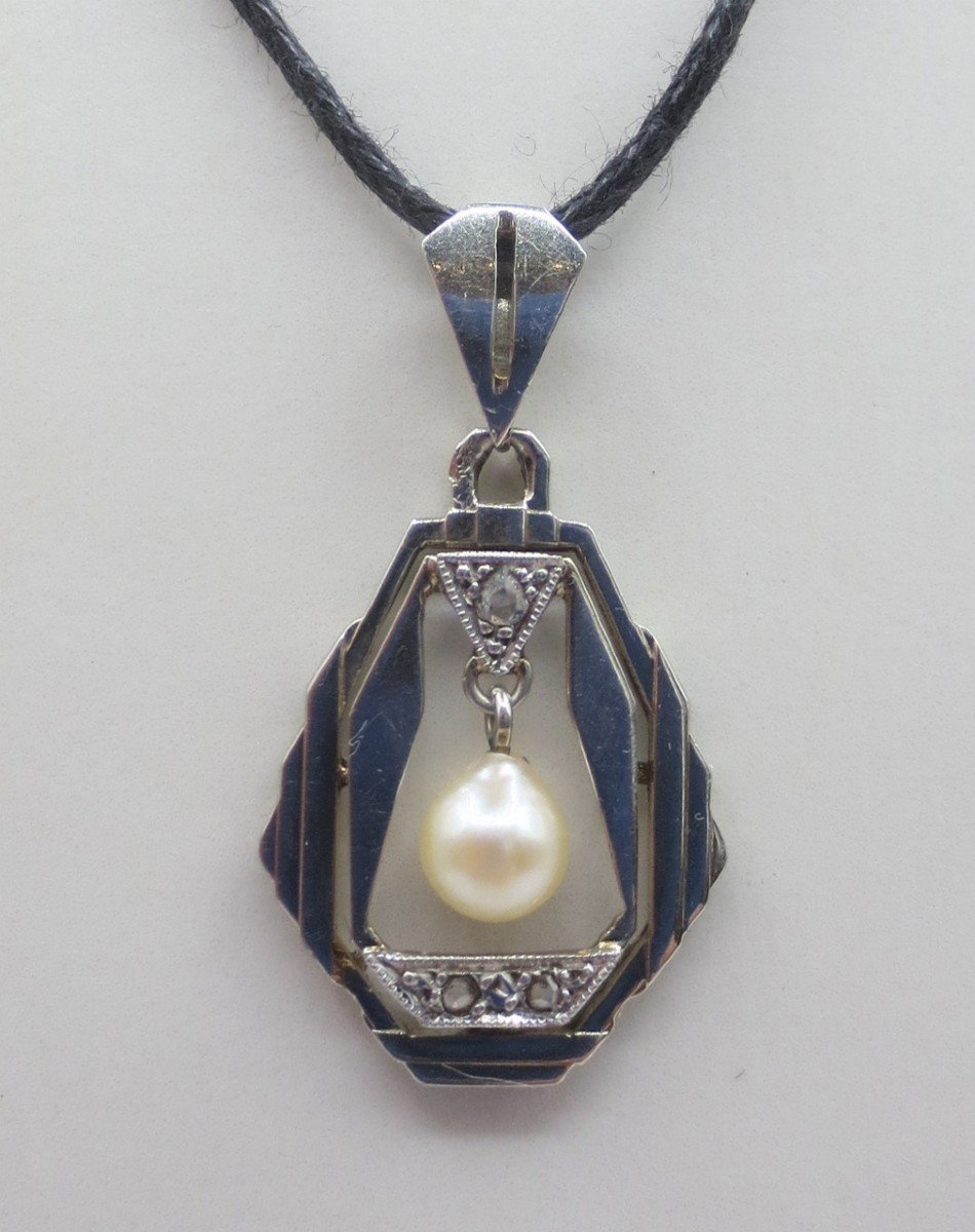 Art Deco Medallion, Platinum.