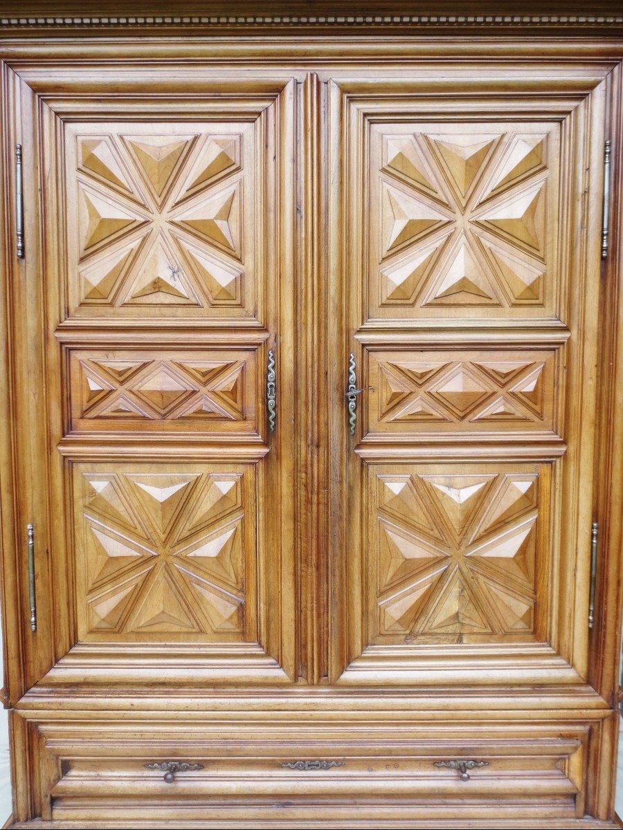 Armoire Louis XIII En Noyer. -photo-5