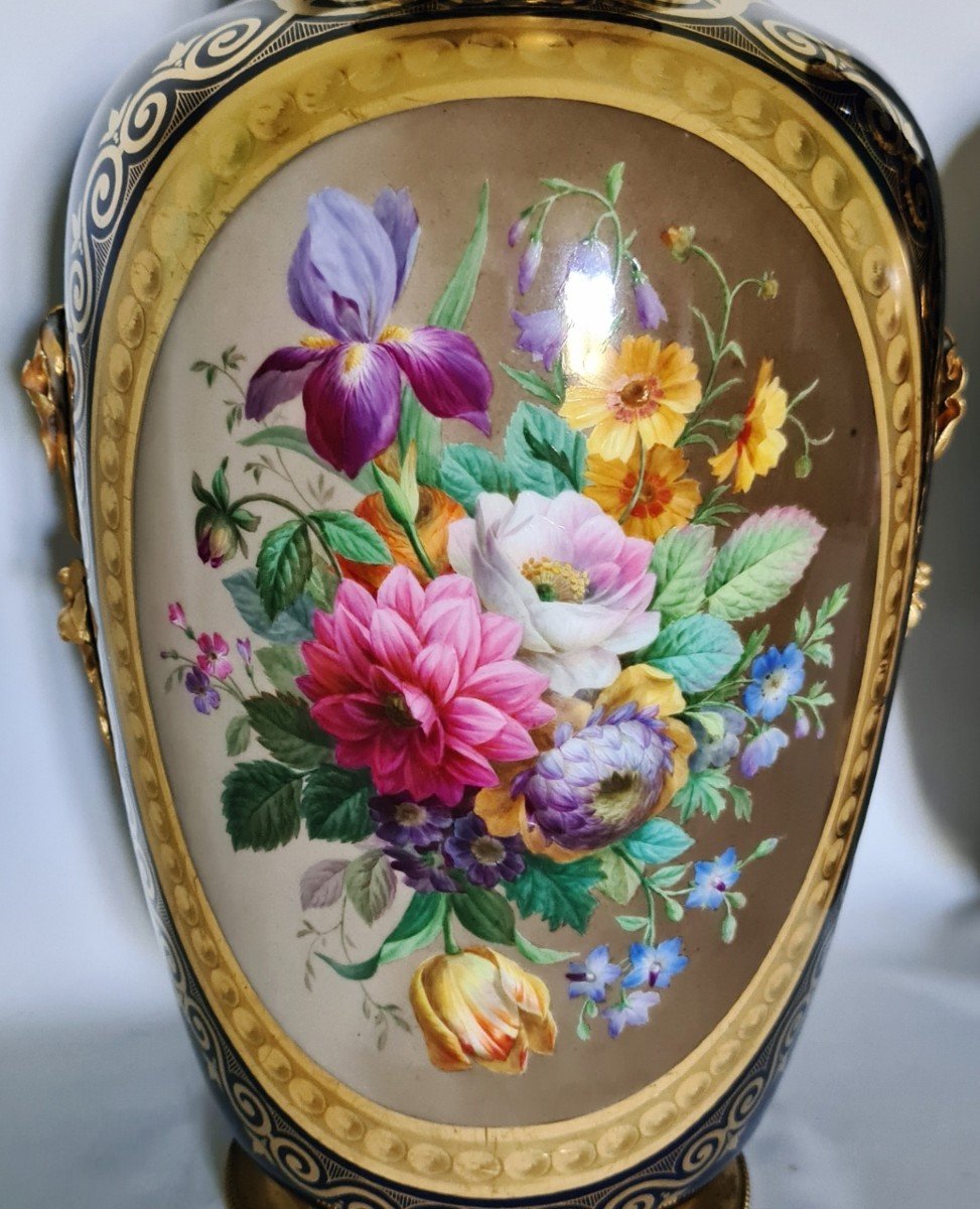 Vases  En Porcelaine, époque Restauration. -photo-2