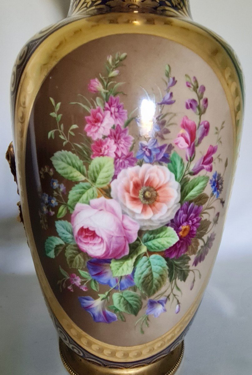 Vases  En Porcelaine, époque Restauration. -photo-1