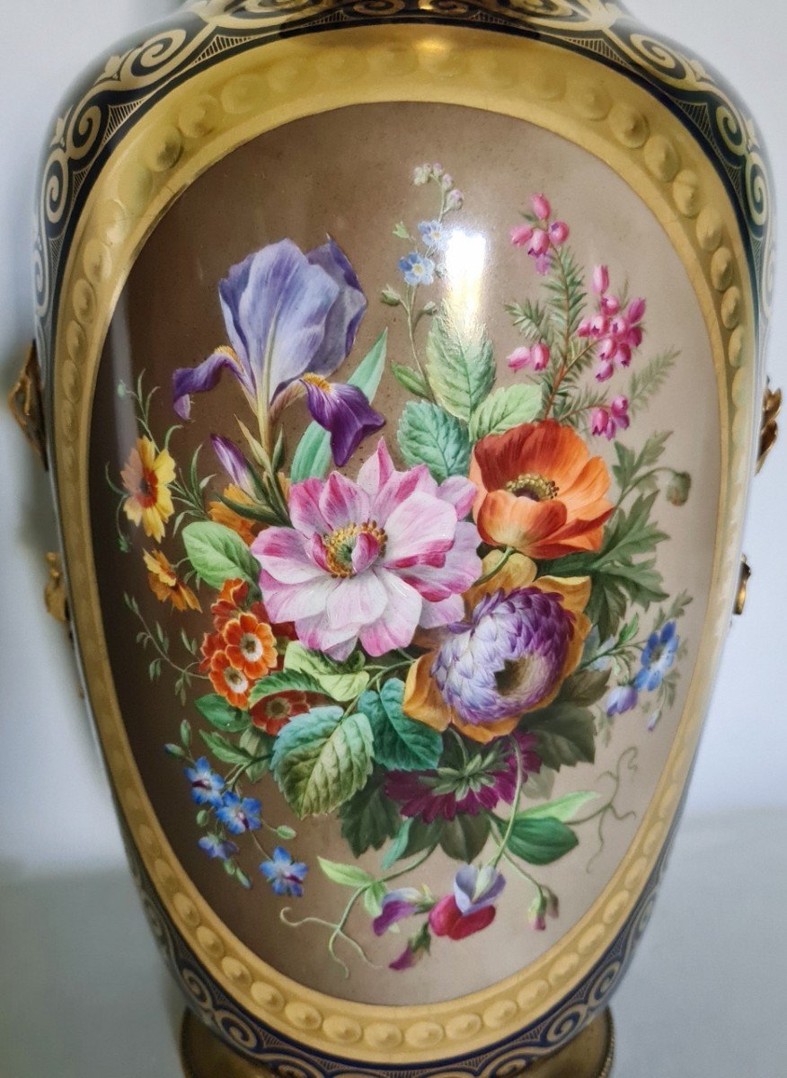 Vases  En Porcelaine, époque Restauration. -photo-3