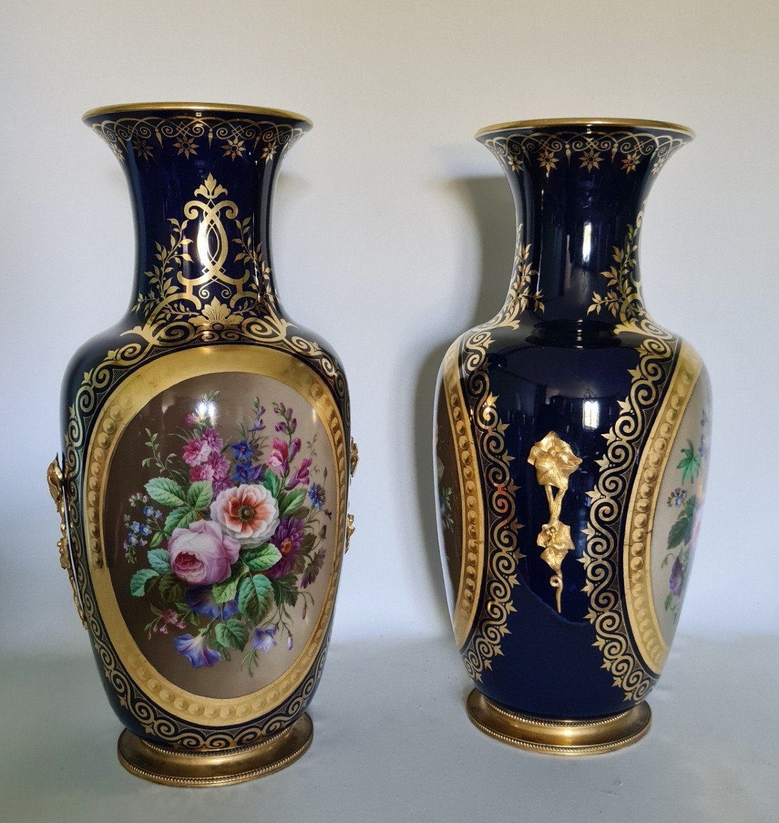 Vases  En Porcelaine, époque Restauration. -photo-5