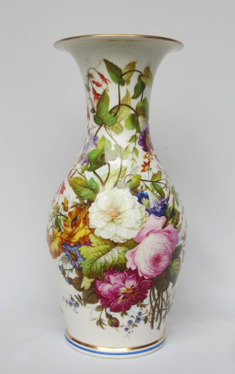 Porcelain Vase From The Restoration Period. 