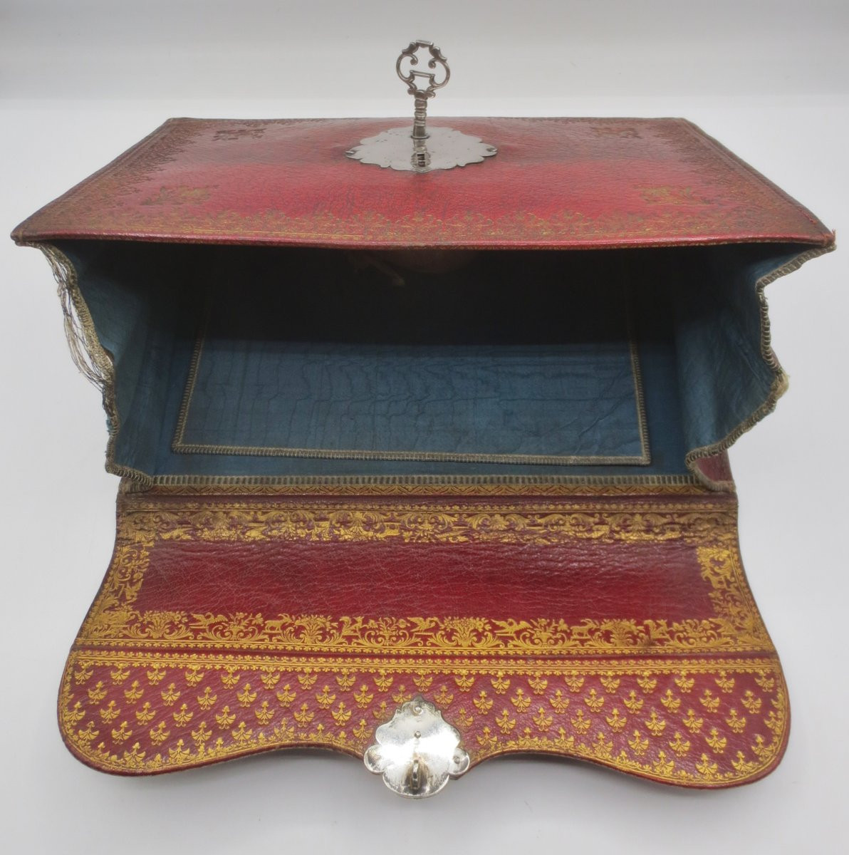 Maroquin doré au fer, serrure en argent, XVIIIe siècle. -photo-6