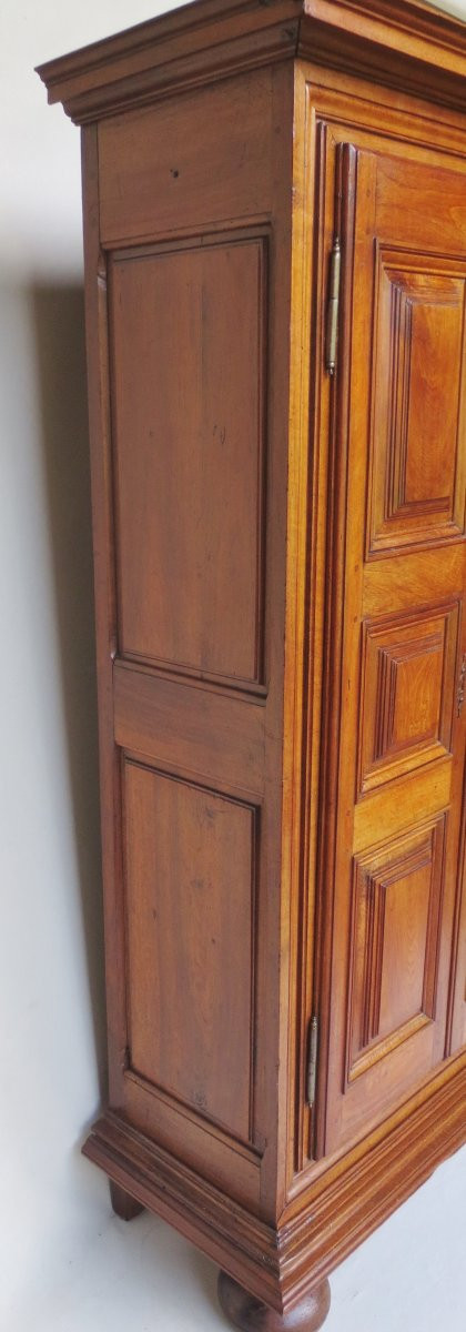 Small Walnut Cabinet, 17th Century.-photo-4