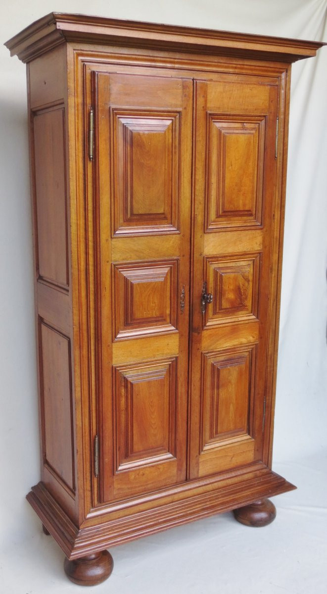 Small Walnut Cabinet, 17th Century.-photo-1