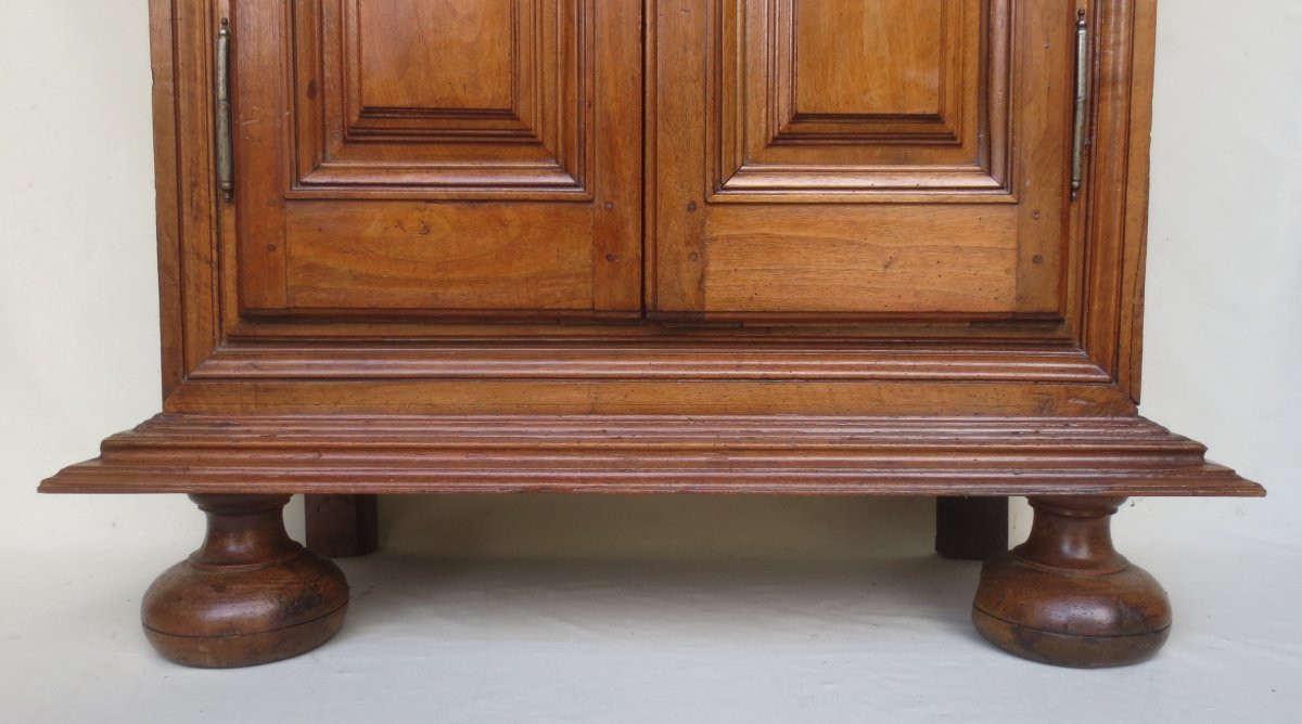 Small Walnut Cabinet, 17th Century.-photo-3