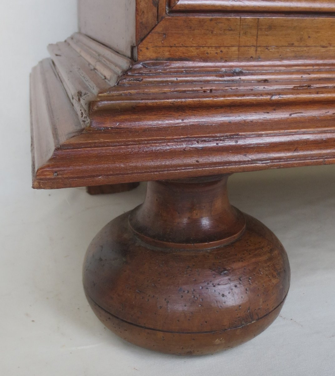 Small Walnut Cabinet, 17th Century.-photo-4