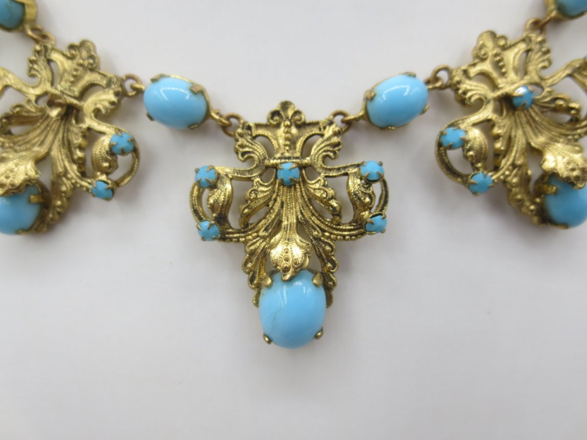 Collier draperie. -photo-1