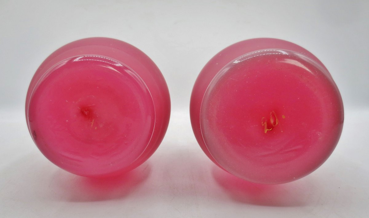 Pair Of Opal Crystal Vases With Pigeon's Throat Design, 19th Century.-photo-2