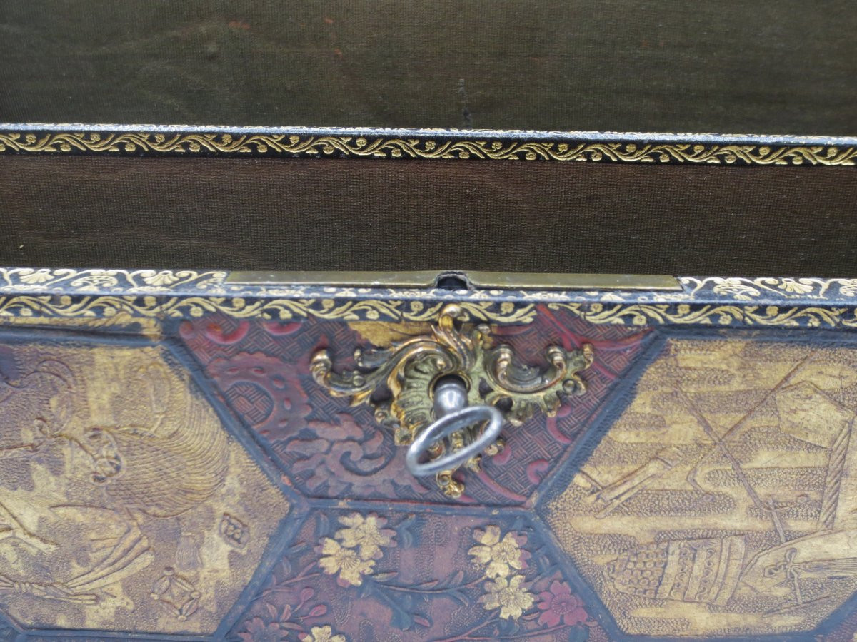 Cardboard Box Covered In Embossed Leather, Circa 1880.  -photo-1