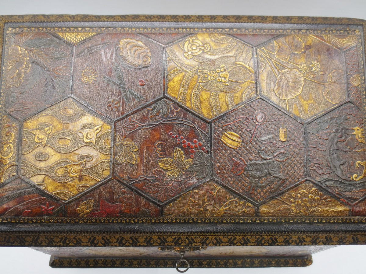 Cardboard Box Covered In Embossed Leather, Circa 1880.  -photo-6